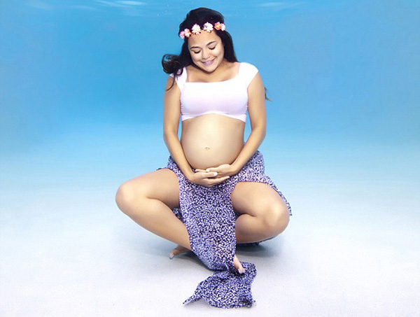 孕婦水下寫真照（八）